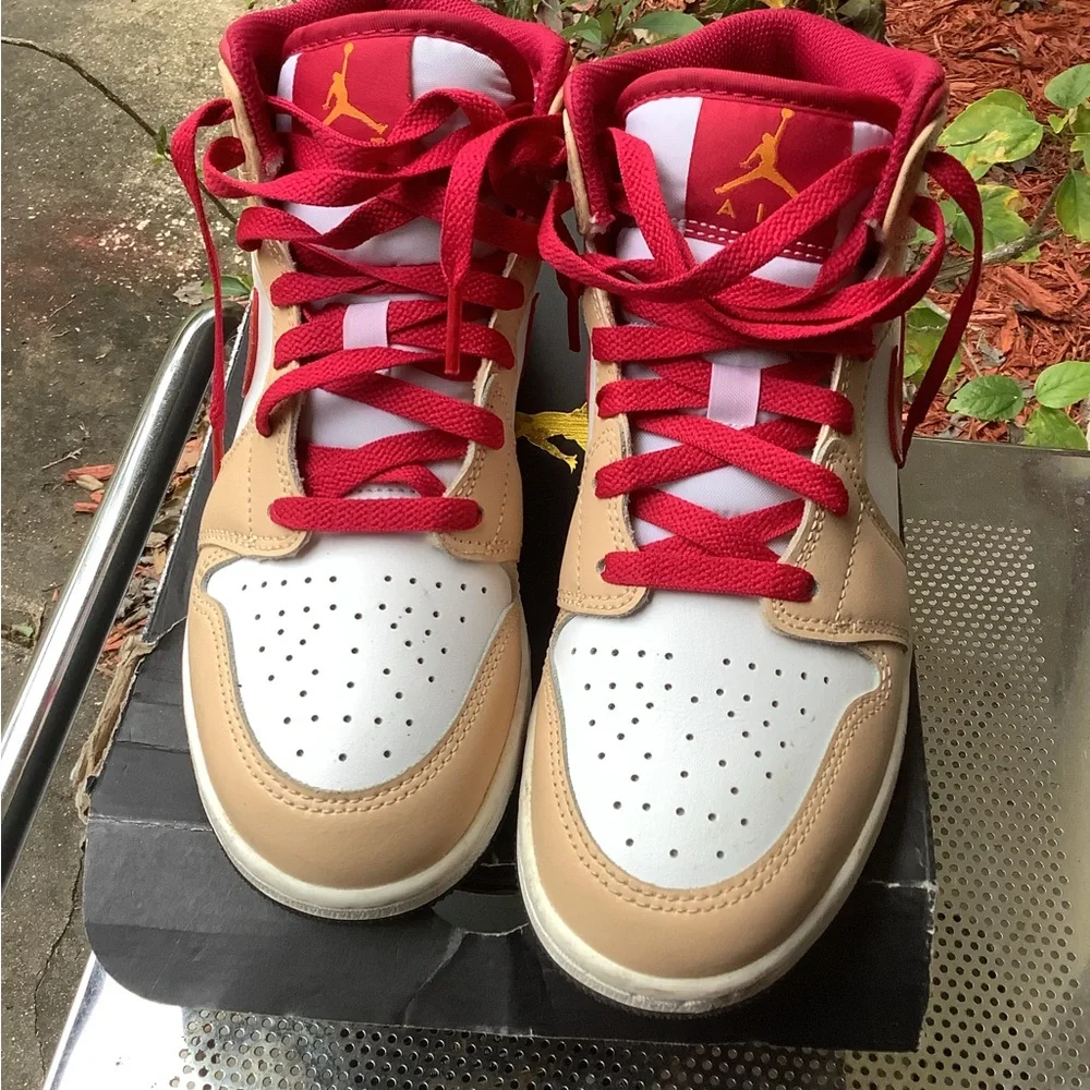 Red cream white Jordan 1 - Picture 3 of 6